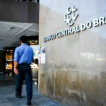 BC eleva projeções de PIB para 2,3% e de inflação para 4% em 2024